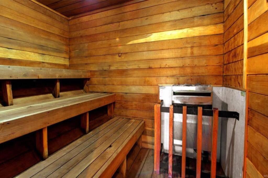 Hot Tub & Sauna Peak 8 브레켄리지 외부 사진